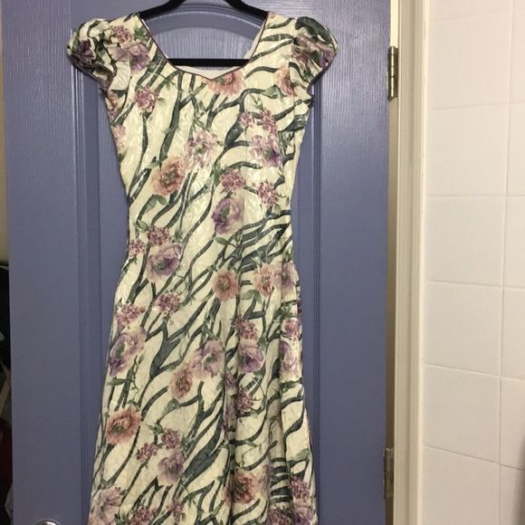 NWOT chudidhar with matching dupatta - Picture 4 of 7